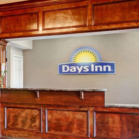 Days Inn & Suites By Wyndham Houston North - Spring Exterior photo